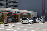 7-11 convenience store